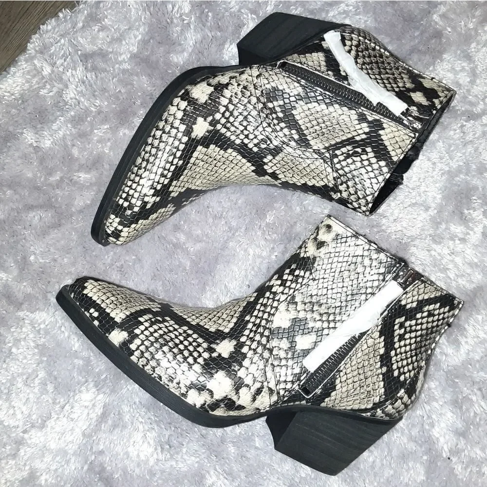 Ladies Circus by Sam Edelman Snake Print ankle boot sz 6.5